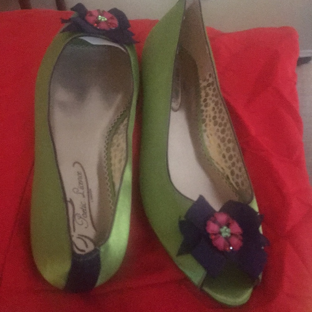 Shoes - Exotic green with bow. Stands out. New